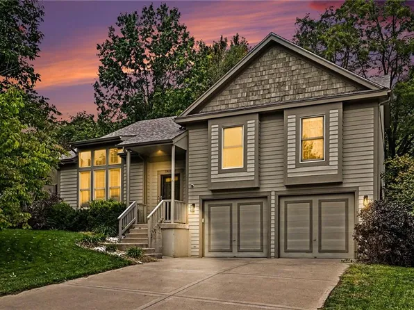 14090 NW 64th Ter, Parkville, MO 64152