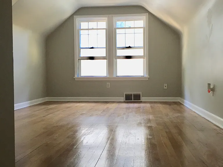 6021 William St — Photo 9