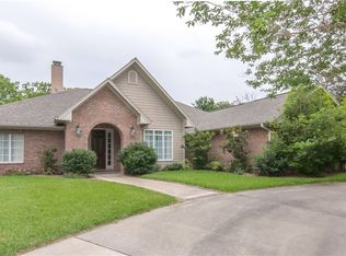 704 Progress St, Edna, TX 77957