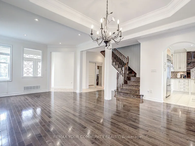 230 Humberland Dr — Photo 16