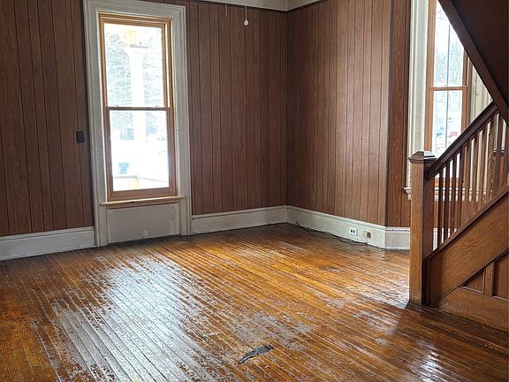 5th image of 111 Park Pl #1