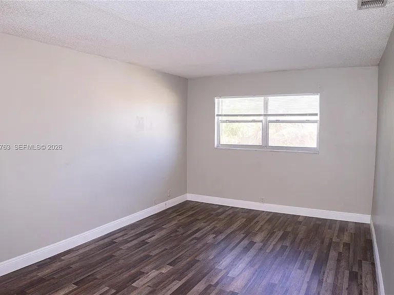 4240 Woodside Dr #4 — Photo 15