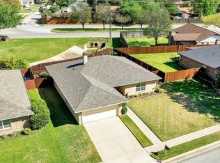 2737 Meadow Crk, Bedford, TX 76021