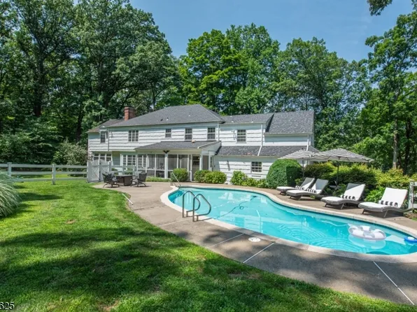 33 Hunter Dr, Harding Twp., NJ 07976