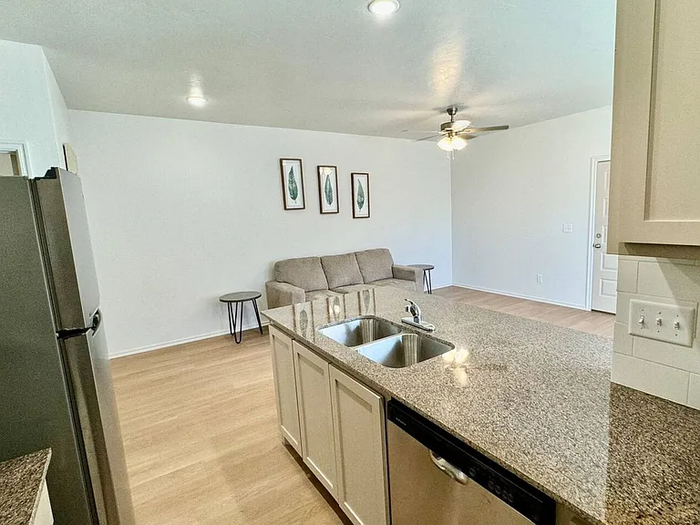 1301 SW New York Ave #1 — Photo 6