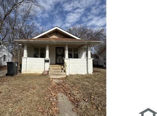 2626 Mackin Rd, Flint, MI 48504