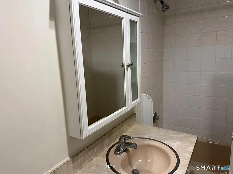 1274 E Main St #D12 — Photo 5