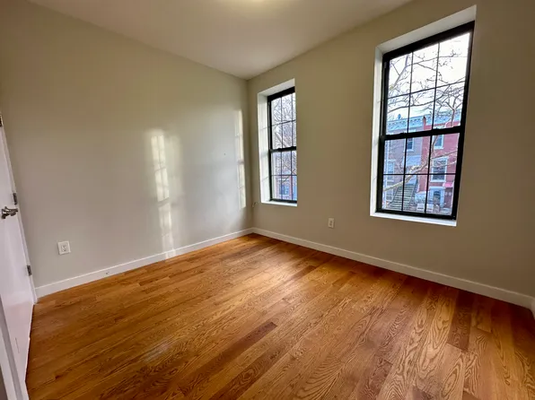 427 Marion St APT 2R, Brooklyn, NY 11233