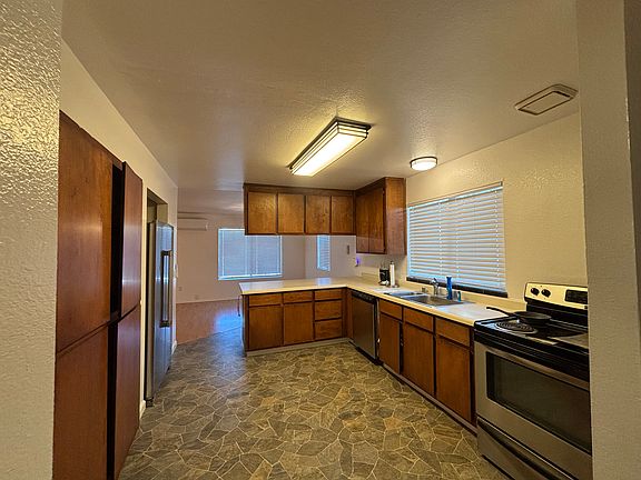 4th image of 607 Riverview Pl