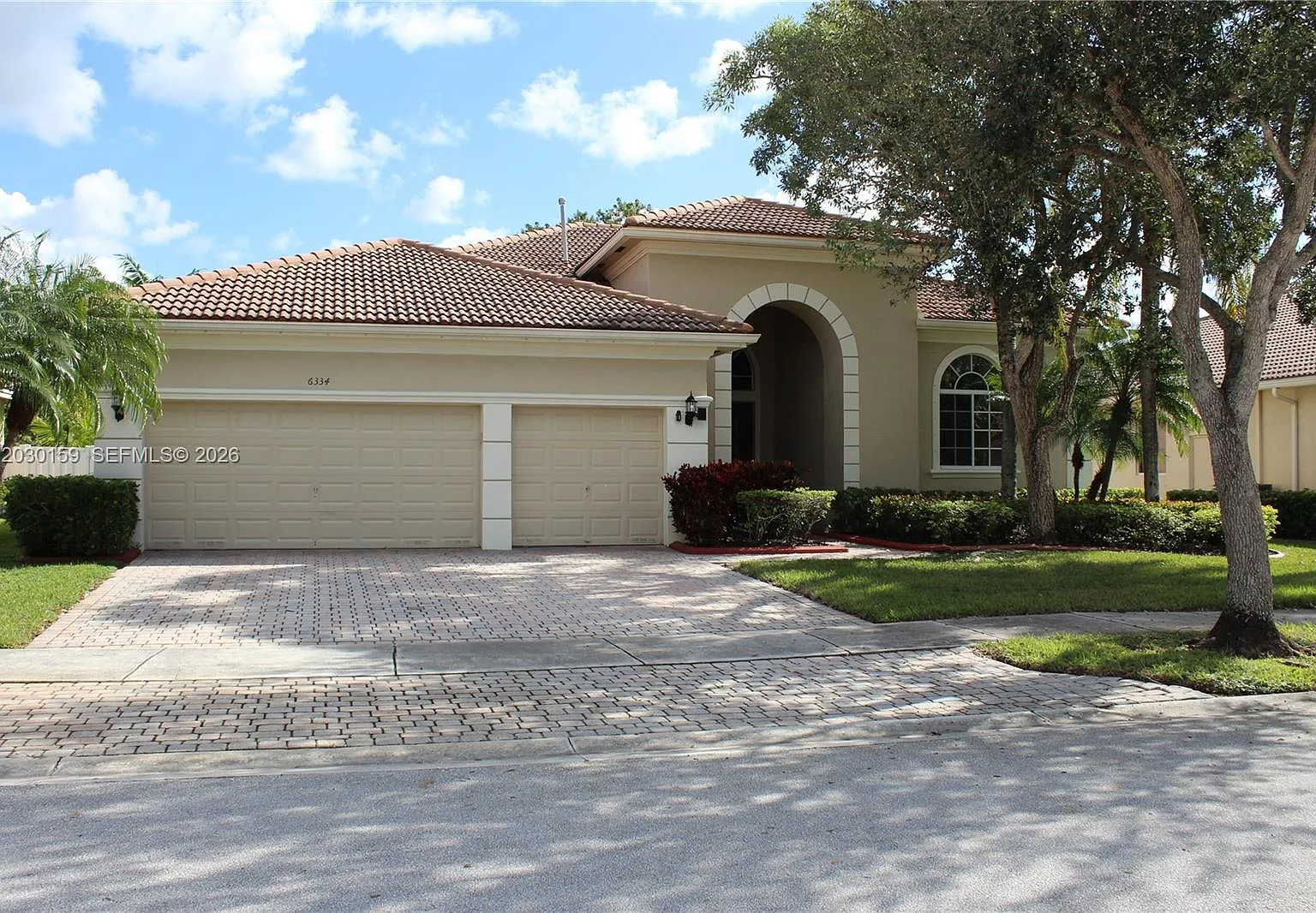 4 bed, 3.5 bath, 2834 sqft, $5,700 — Photo 1