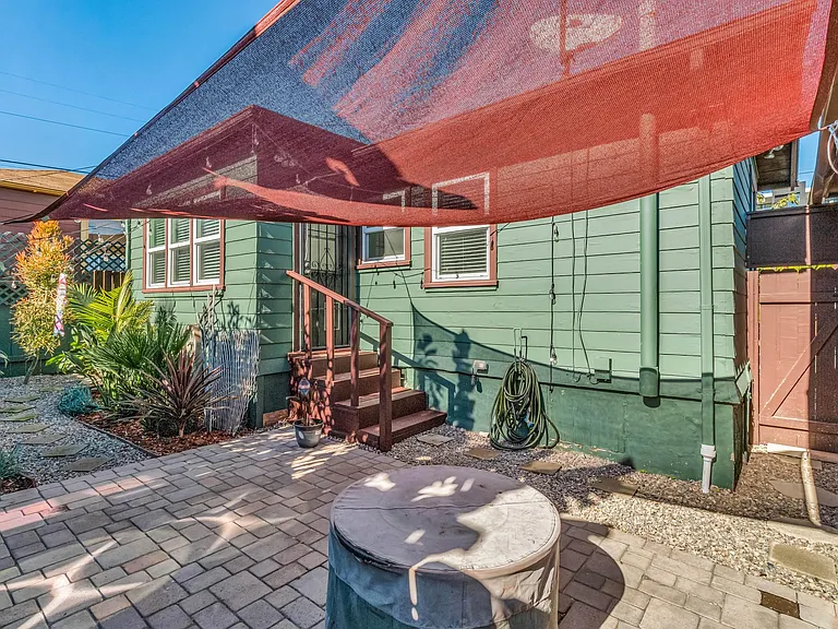 2235 Polk Ave — Photo 25