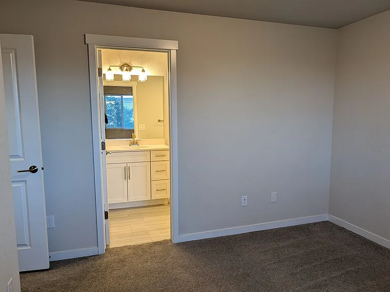 2419 Zorro Hts — Photo 24