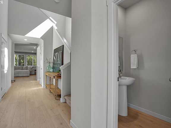 3rd image of 2631 Mount St