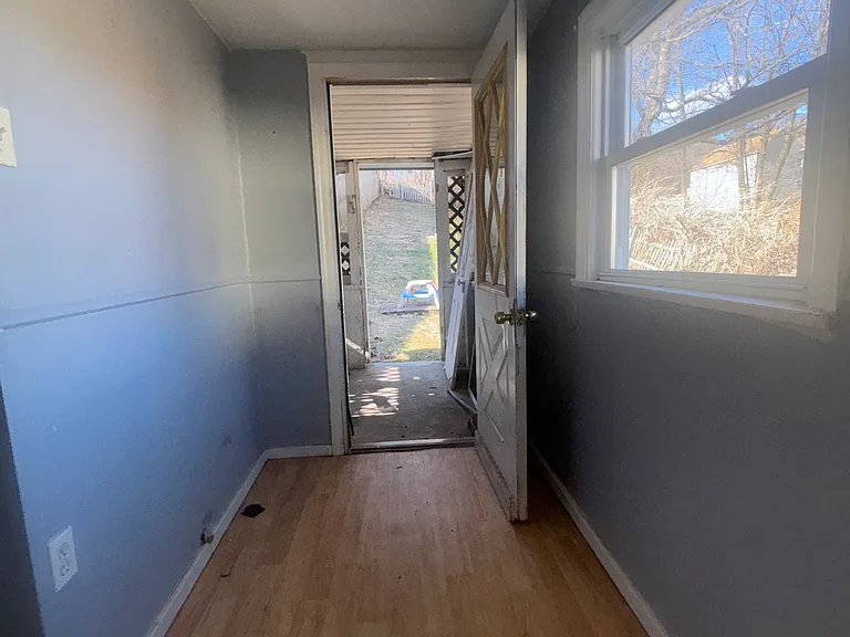 51 Barney St — Photo 11