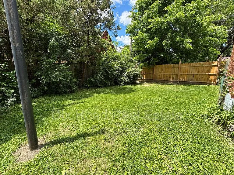 1927 Burroughs Dr — Photo 6