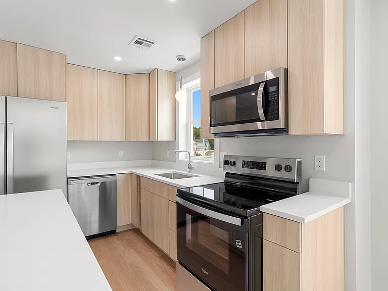 90 Berkshire St #3 — Photo 9