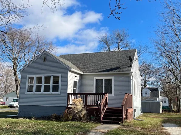 811 N 2nd St, Kentland, IN 47951