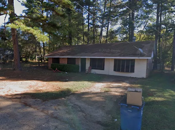 638 Wildrose St, Lone Star, TX 75668