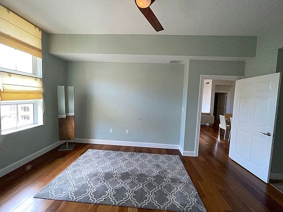 3rd image of 3001 NE 185th St APT 614