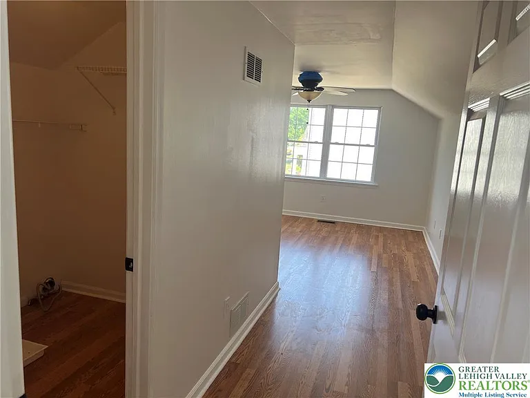 2593 Halleck Dr — Photo 34