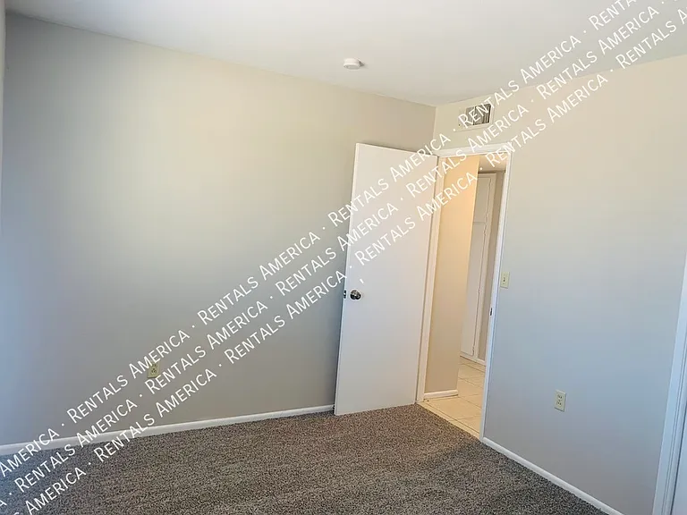11433 N Hagen Dr — Photo 18