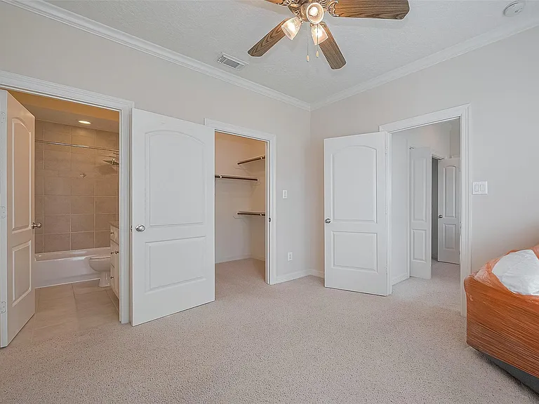 1419 Thompson St — Photo 30