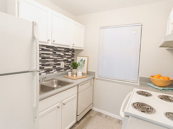 3rd image of 8900 Randol Mill Rd #220