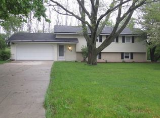 925 Somerset Dr, Janesville, WI 53546