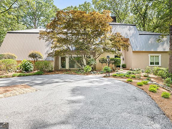 2nd image of 8569 Jefferson Rd