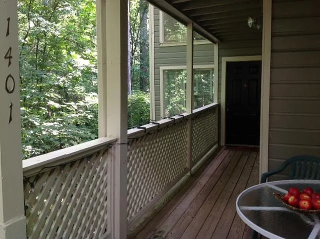 1401 Vicksburg Pl — Photo 1