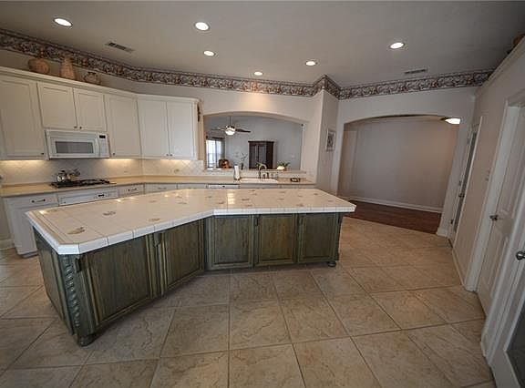 4th image of 1200 Orchard Breeze