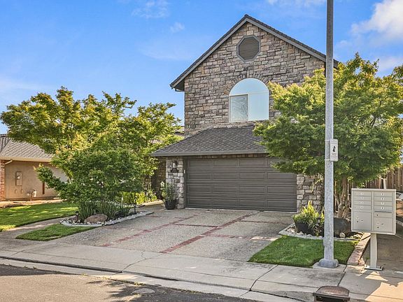 2nd image of 300 Evergreen Dr
