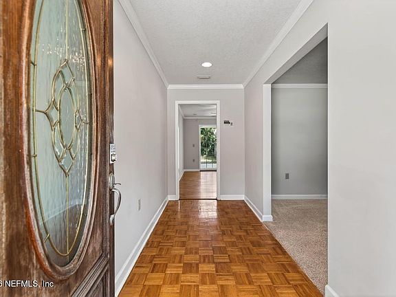 4th image of 5439 CONTINA Avenue