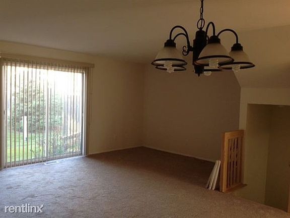 3rd image of 3356 Burbank Dr