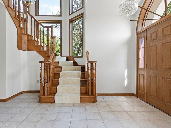 4th image of 2027 Oak Forest Dr