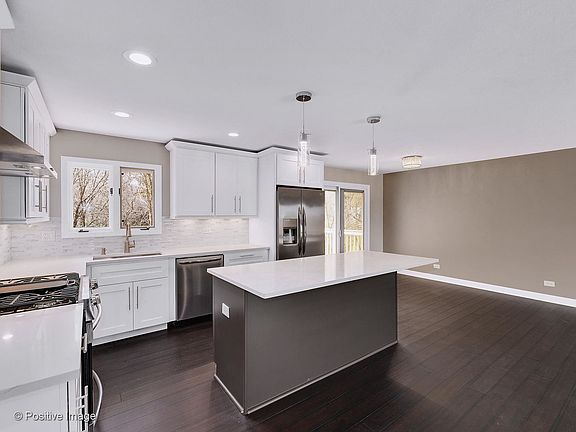 4th image of 228 Fairfield Ct
