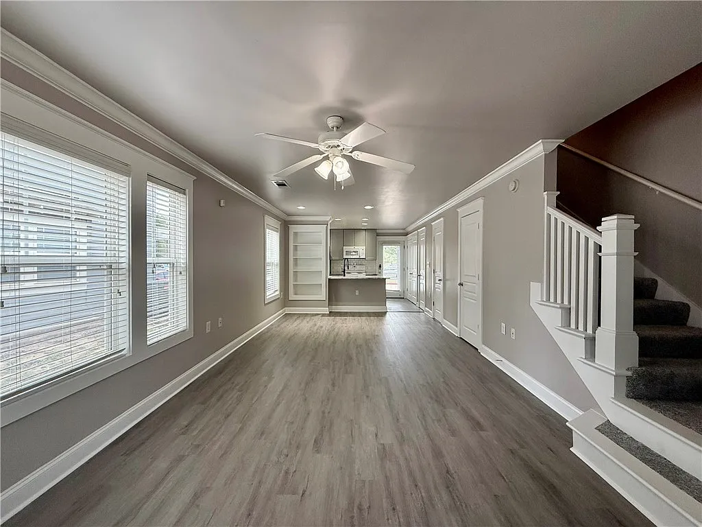 2 bed, 2.5 bath, 1052 sqft, $1,600 — Photo 4