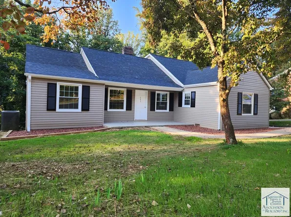 111 Sunset Dr, Stuart, VA 24171