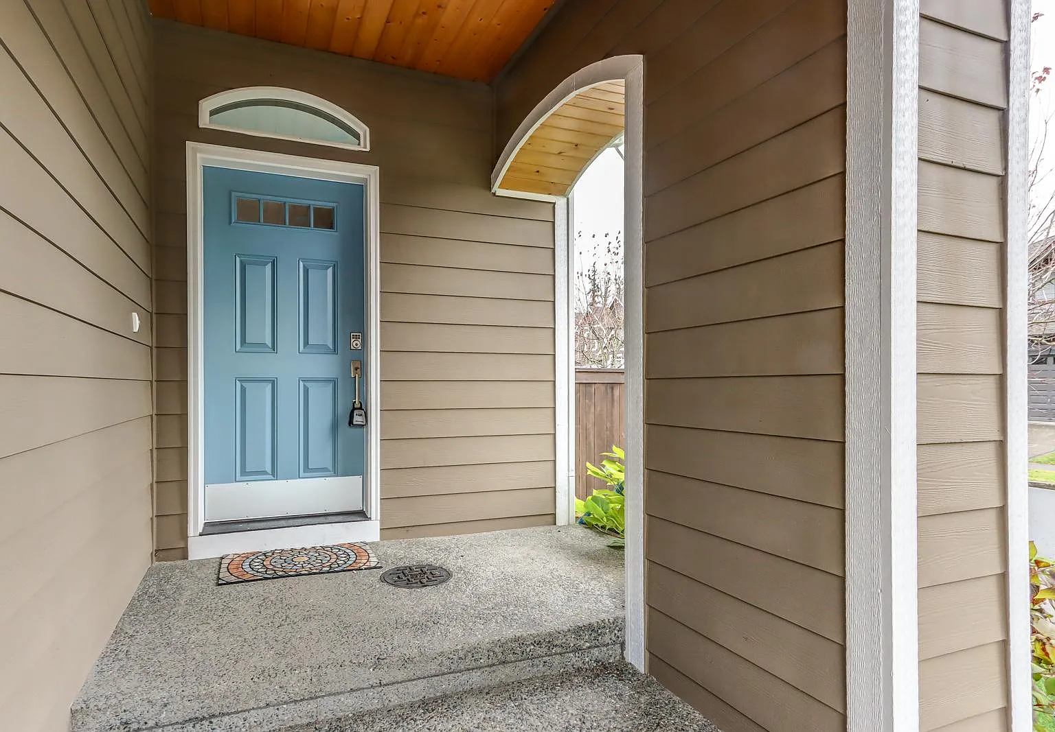 4 bed, 2.5 bath, 2460 sqft, $3,500 — Photo 4