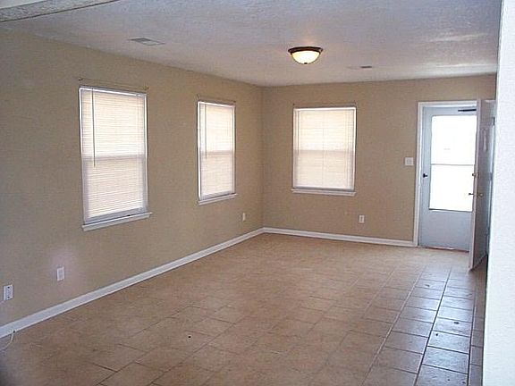 4th image of 2618 S 48th St