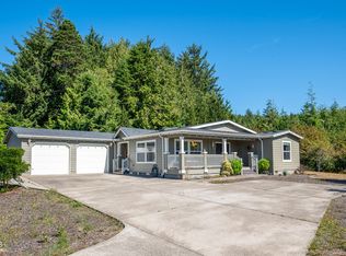 112 SE Fair Wind Ct, Depoe Bay, OR 97341