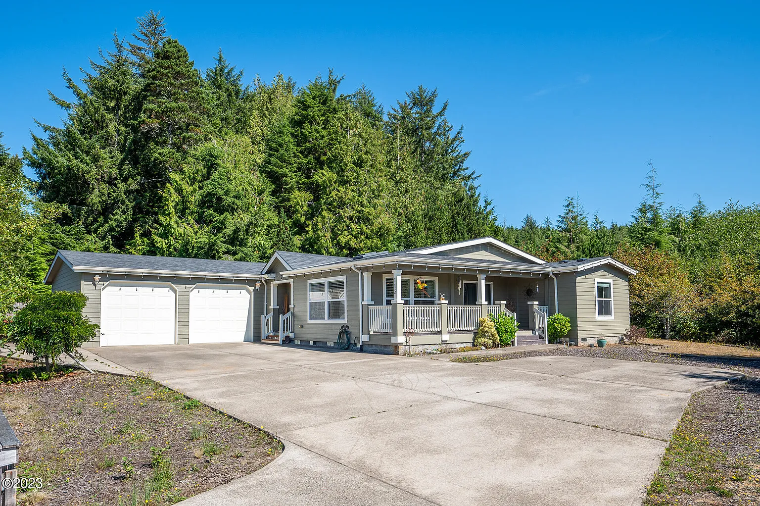 112 SE Fair Wind Ct photo 1