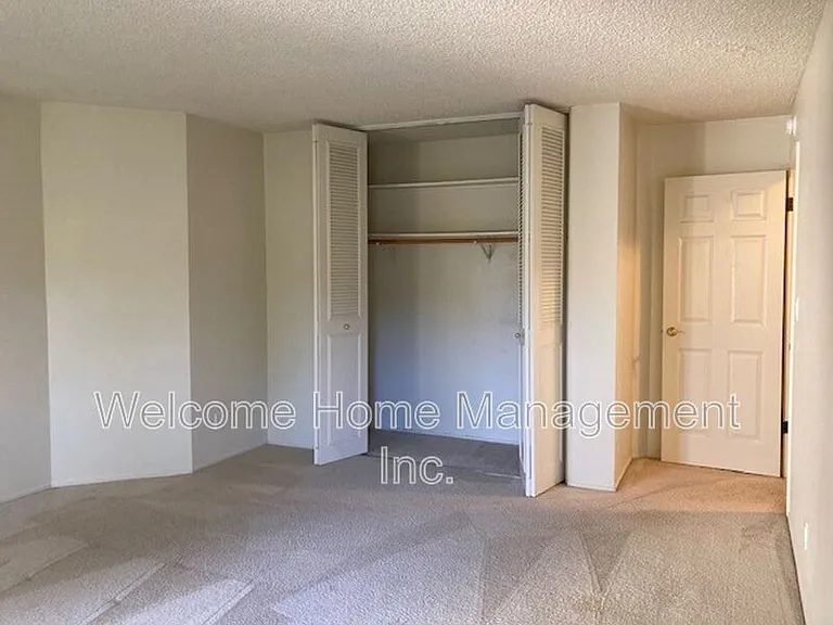 1305 Boulevard Way #310 — Photo 7