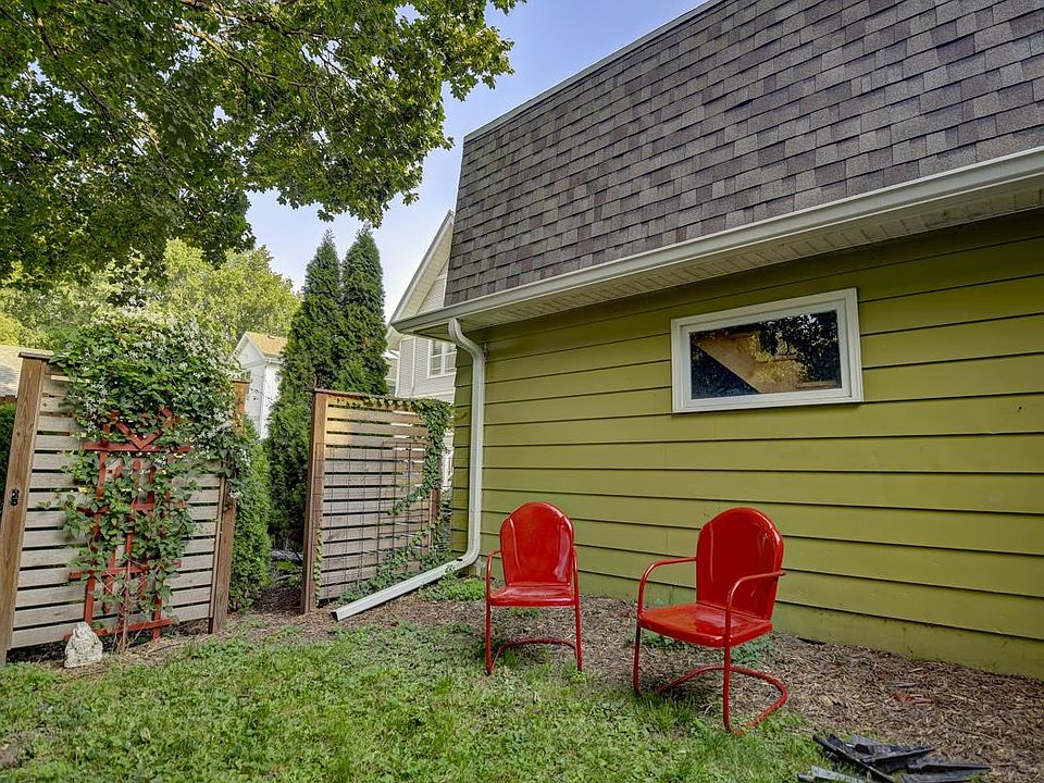 2nd image of 1909 Middleton St