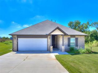 9749 Livingston Rd, Edmond, OK 73025
