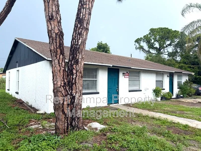 3 bed, 2.0 bath, 936 sqft, $2,150 — Photo 2