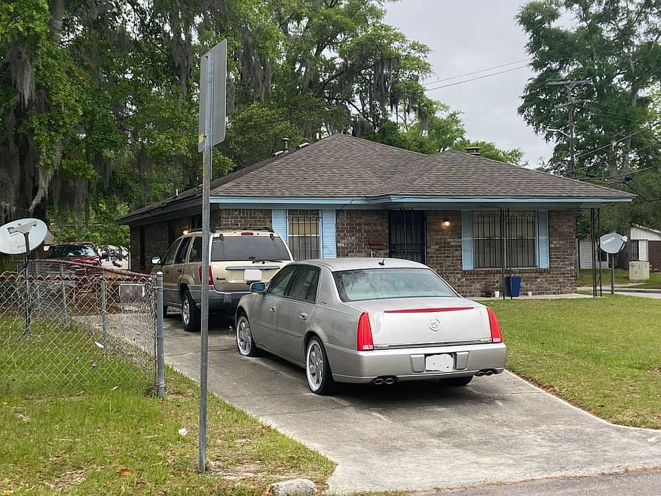 2nd image of 2136 E Gwinnett St