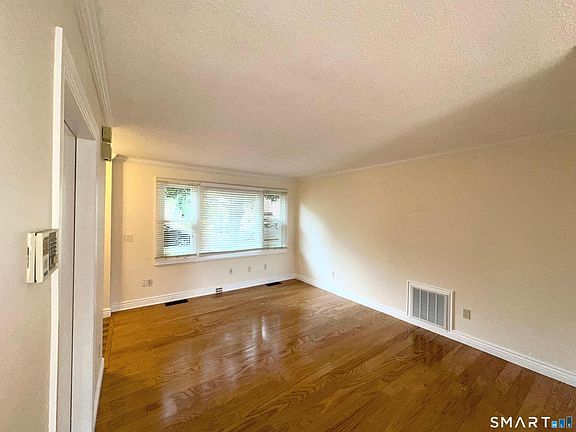 3rd image of 799 Garfield Ave Unit 799