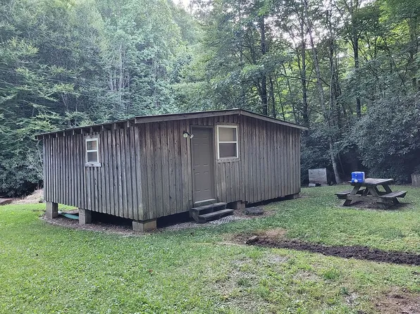 11707 Troutdale Hwy, Troutdale, VA 24378