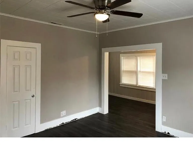 1203 E Jones St — Photo 4